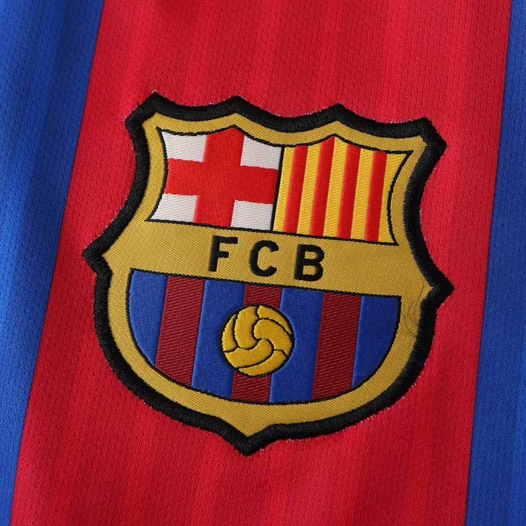 BAR Home 2016-17 Retro - Messi 10