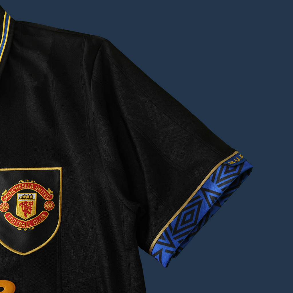MNU Away 1993-94 Retro