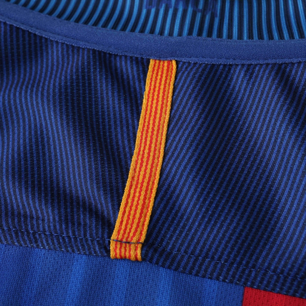 BAR Home 2016-17 Retro - Messi 10