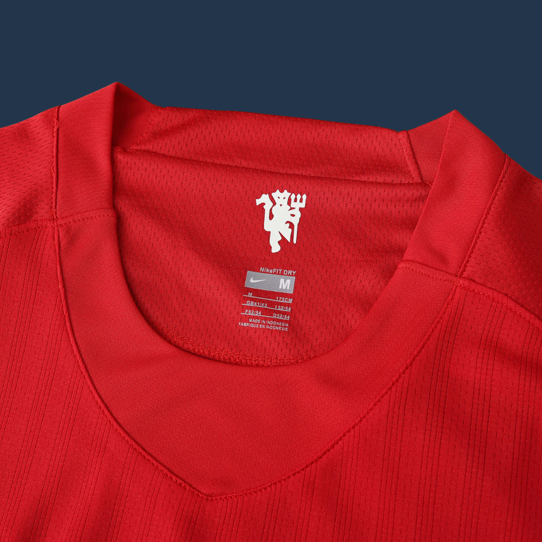 MNU Home 2007-08 Retro  ( Red )